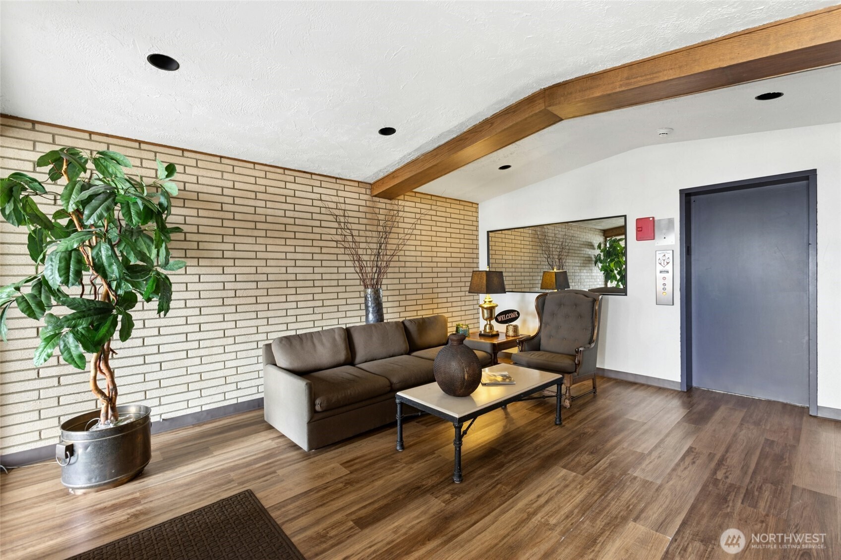 320 Melrose Avenue 704 Property Photo 6