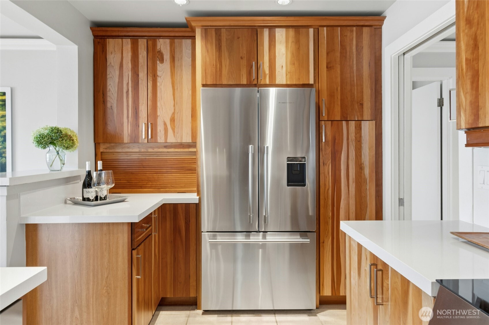 320 Melrose Avenue 704 Property Photo 8