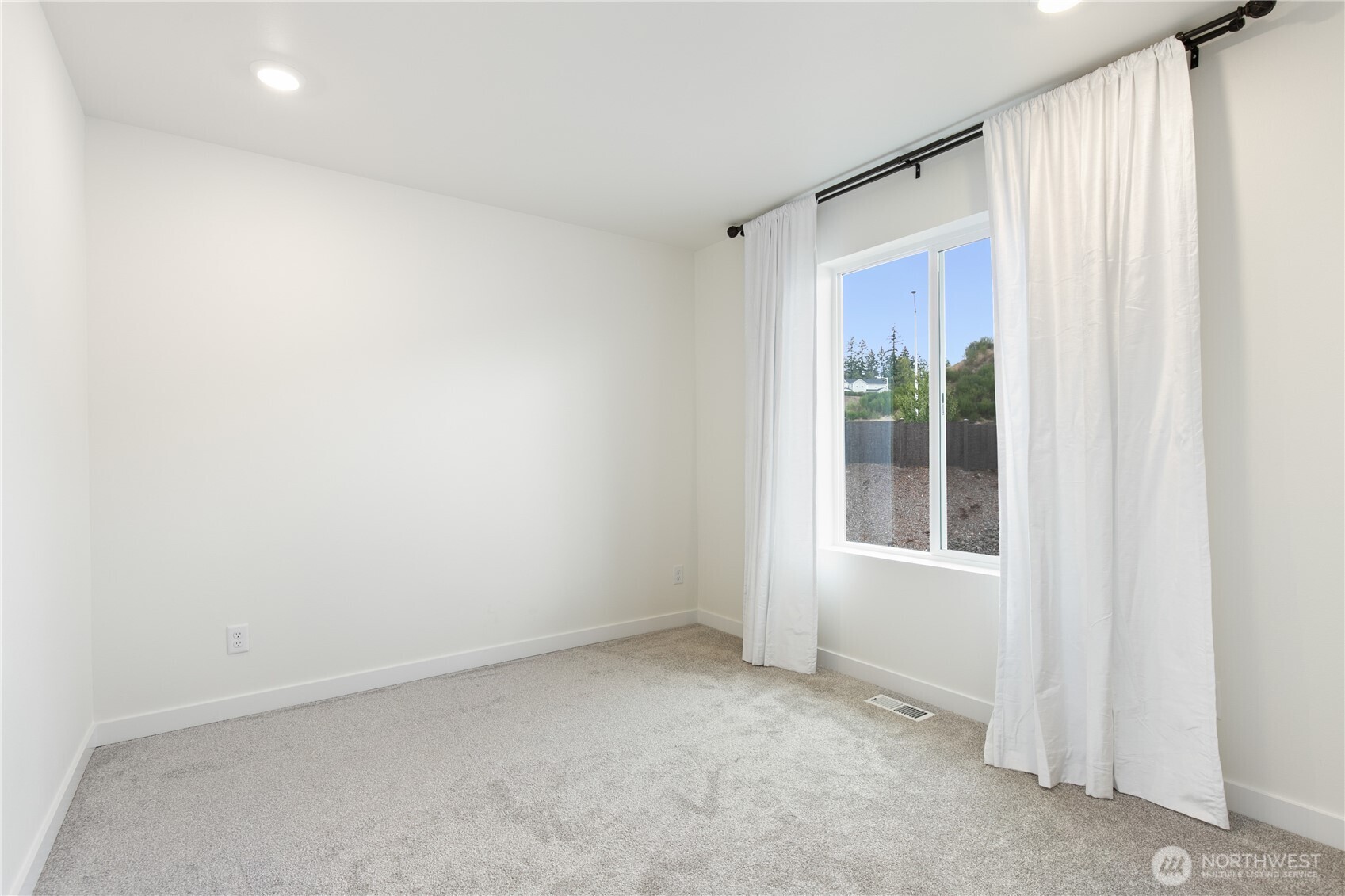 18624 134th Avenue Property Photo 28