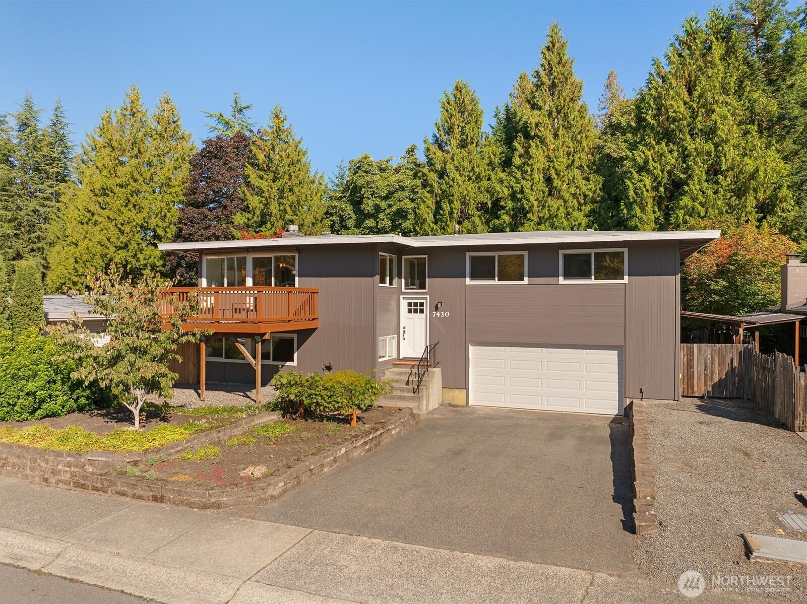 7430 143rd Avenue Property Photo 3