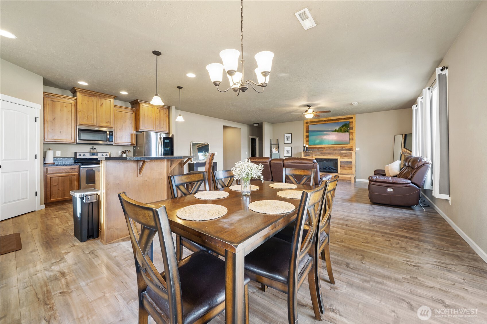 109 J Street Property Photo 12
