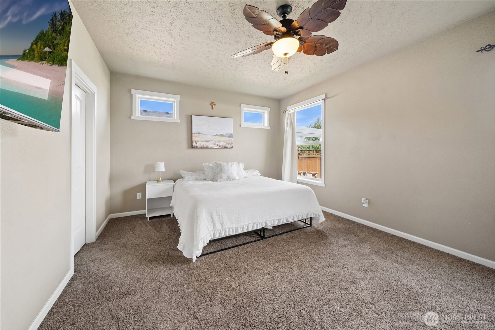 109 J Street Property Photo 14