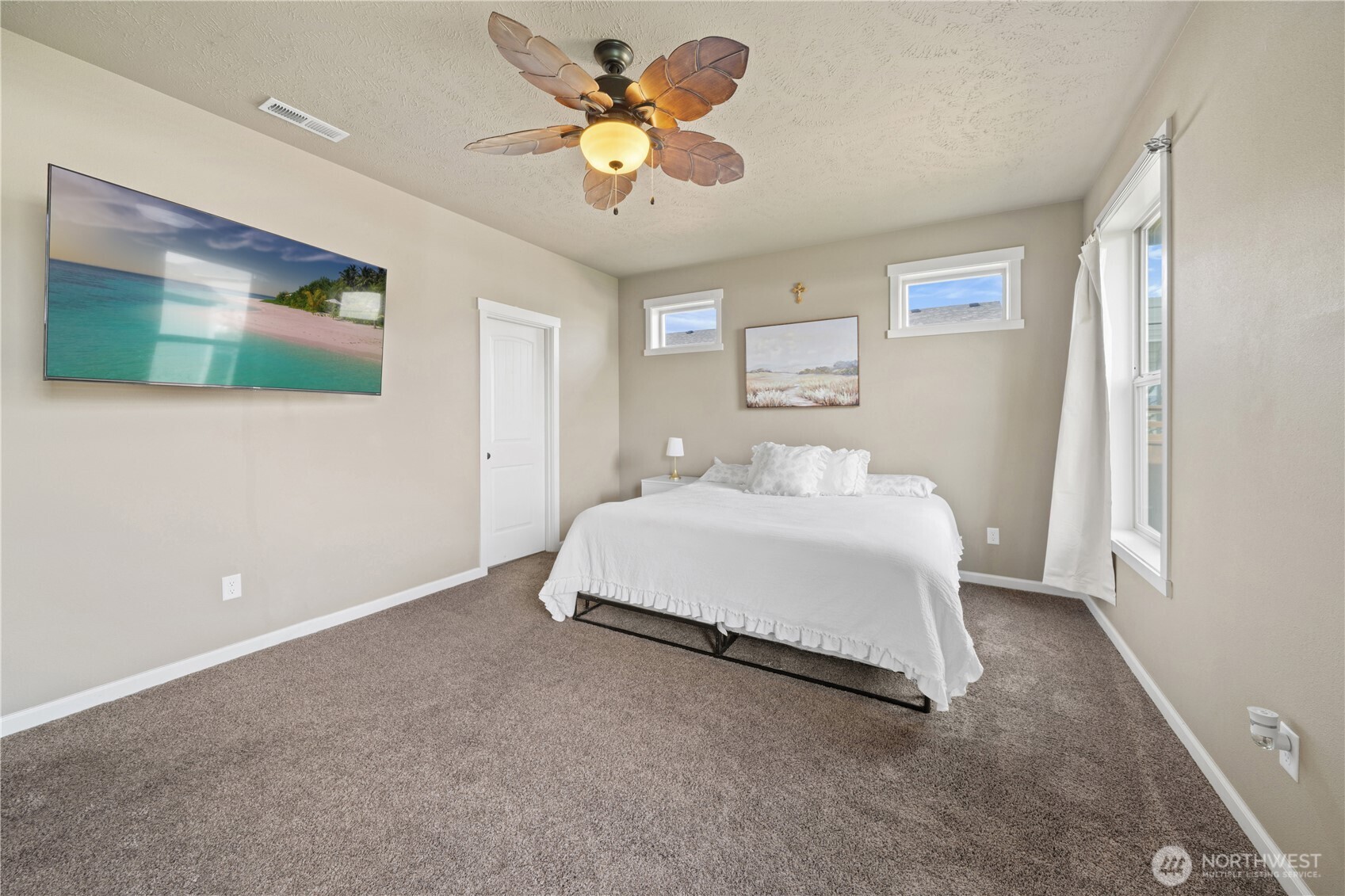 109 J Street Property Photo 16