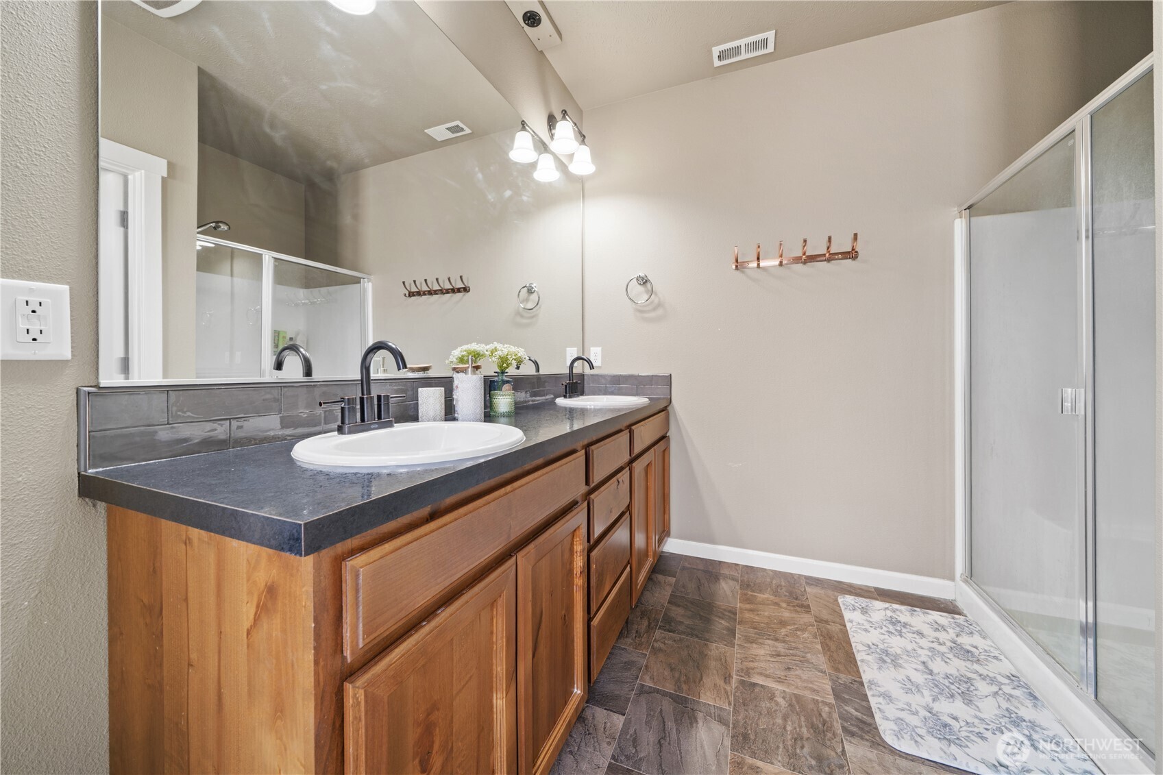 109 J Street Property Photo 17