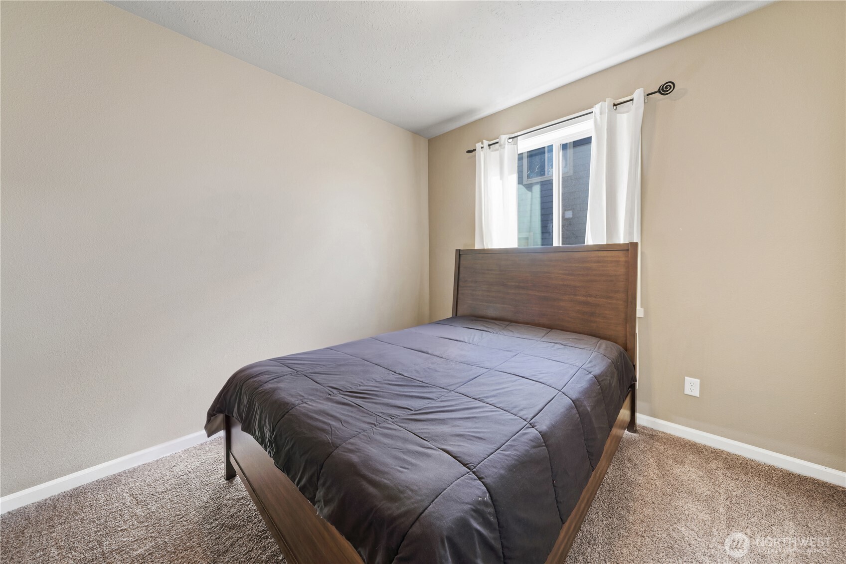 109 J Street Property Photo 22