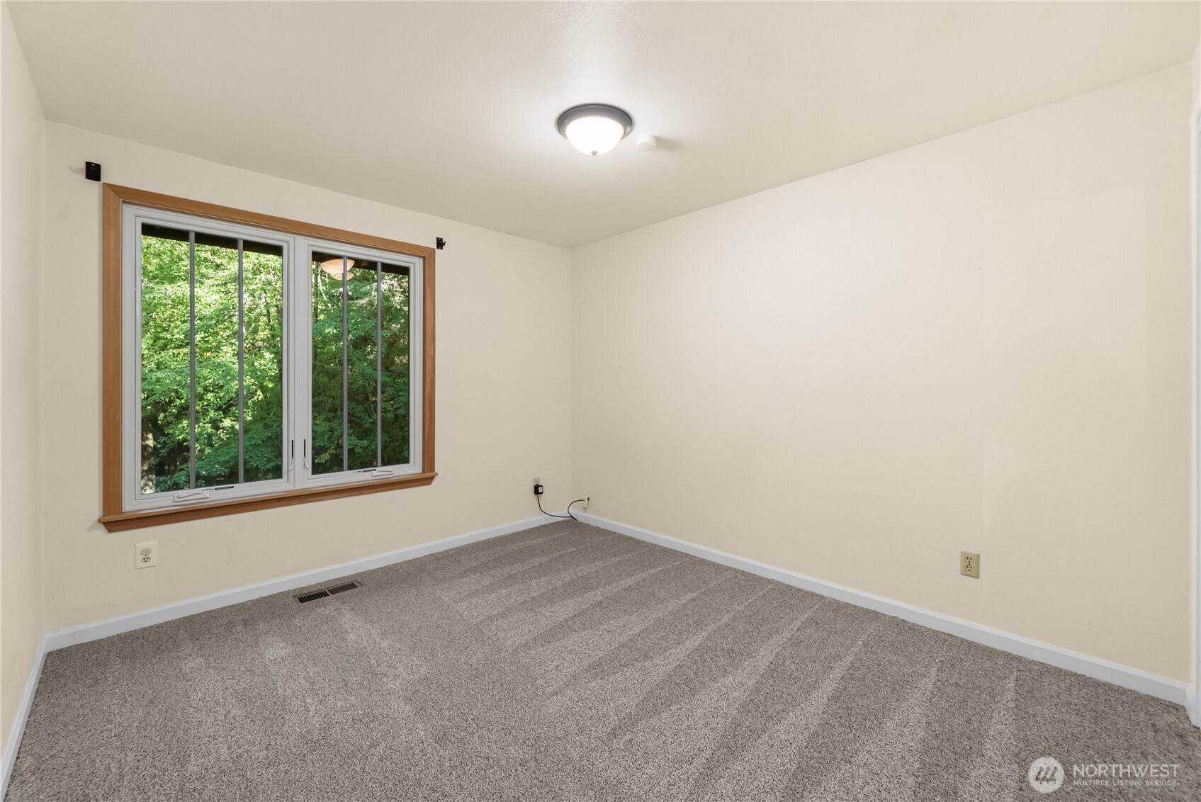 8051 Ne Paulanna Lane Property Photo 31