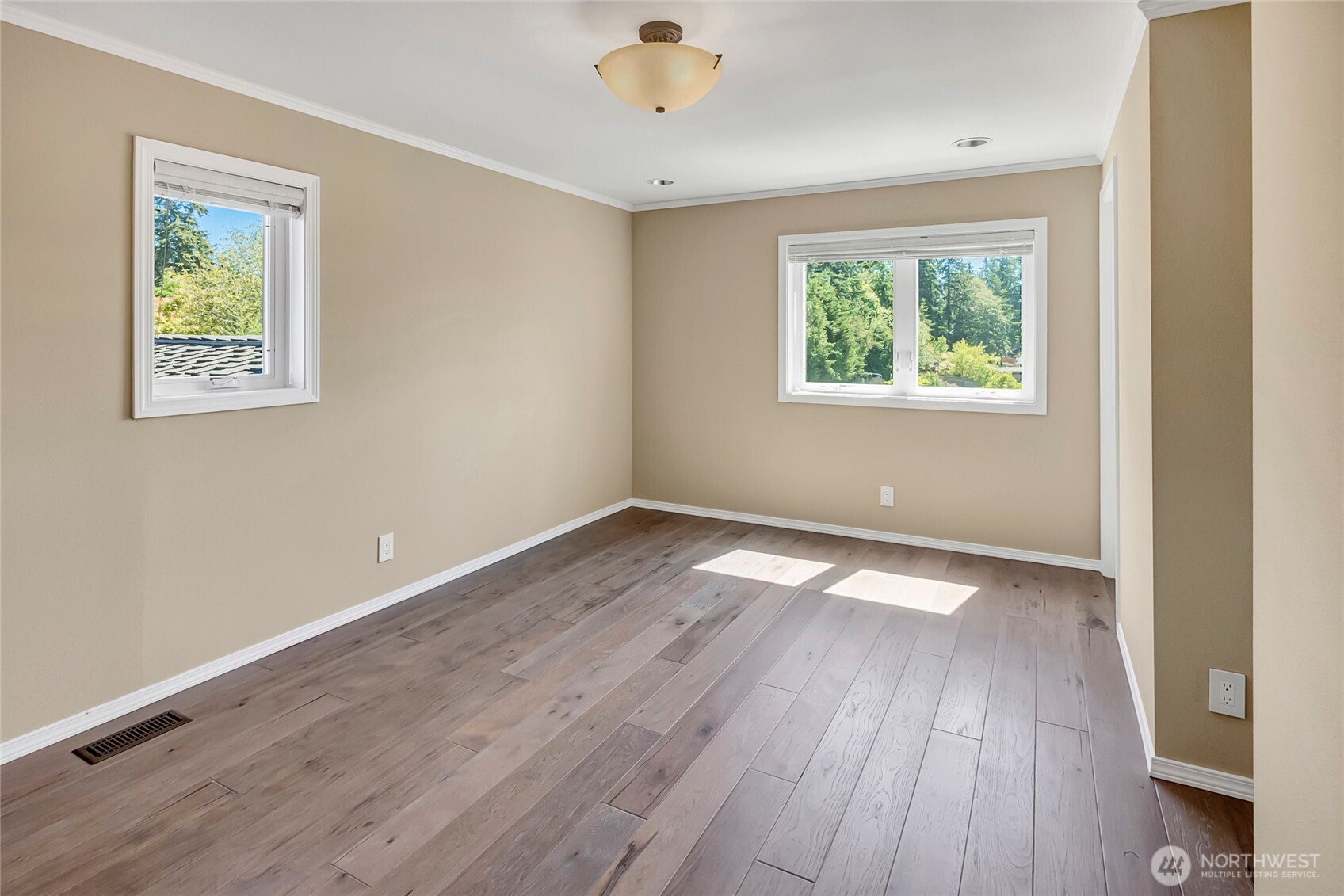 8601 54th Place Property Photo 31