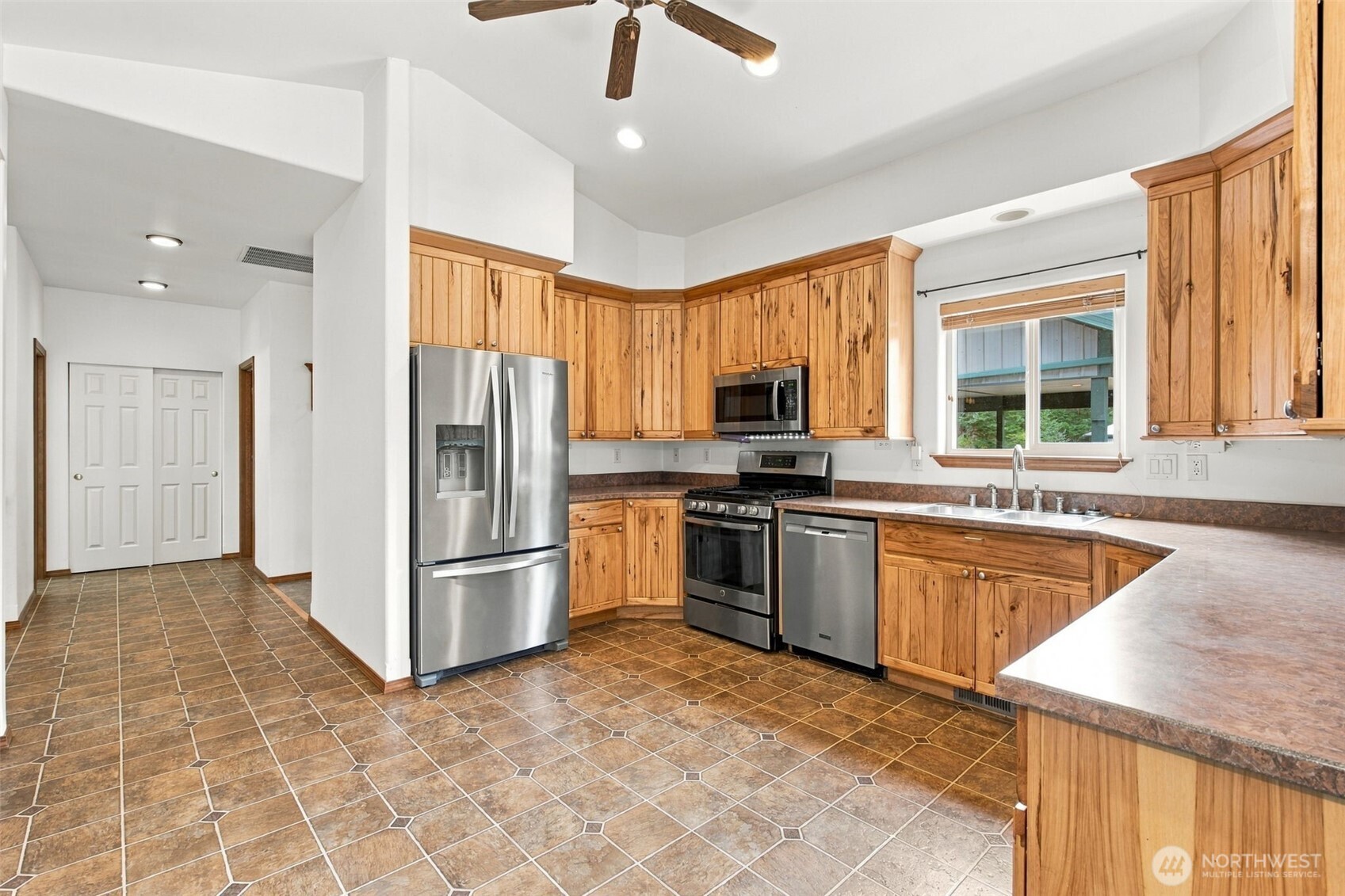 3546 Thorndyke Road Property Photo 11
