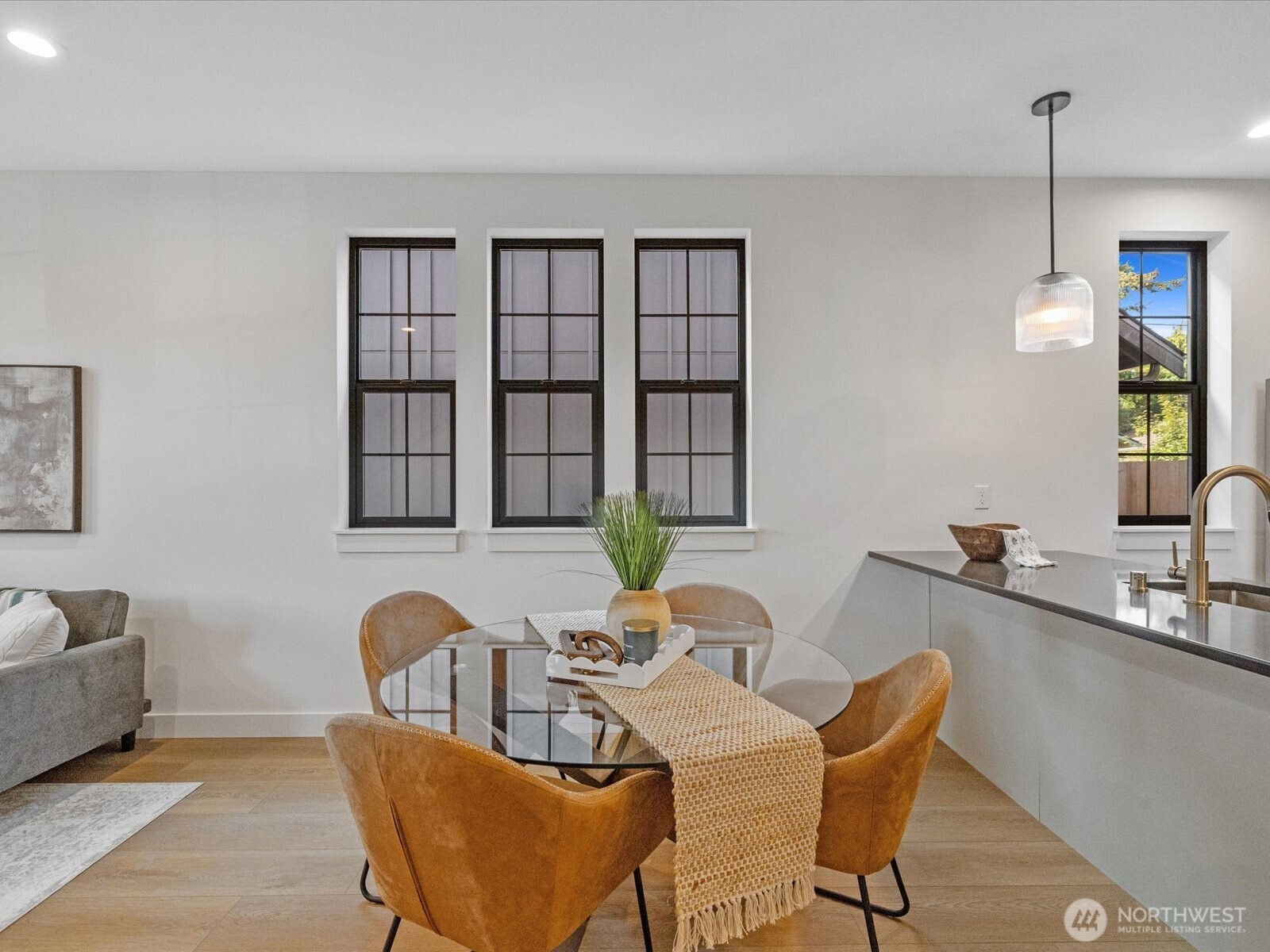 2817 25th Street B Property Photo 6