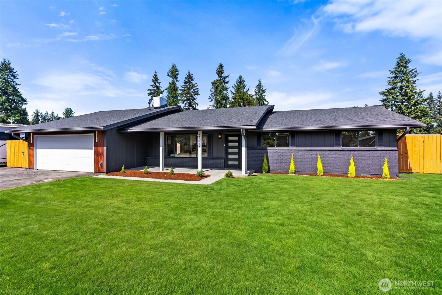 4507 130th Place Property Photo 2