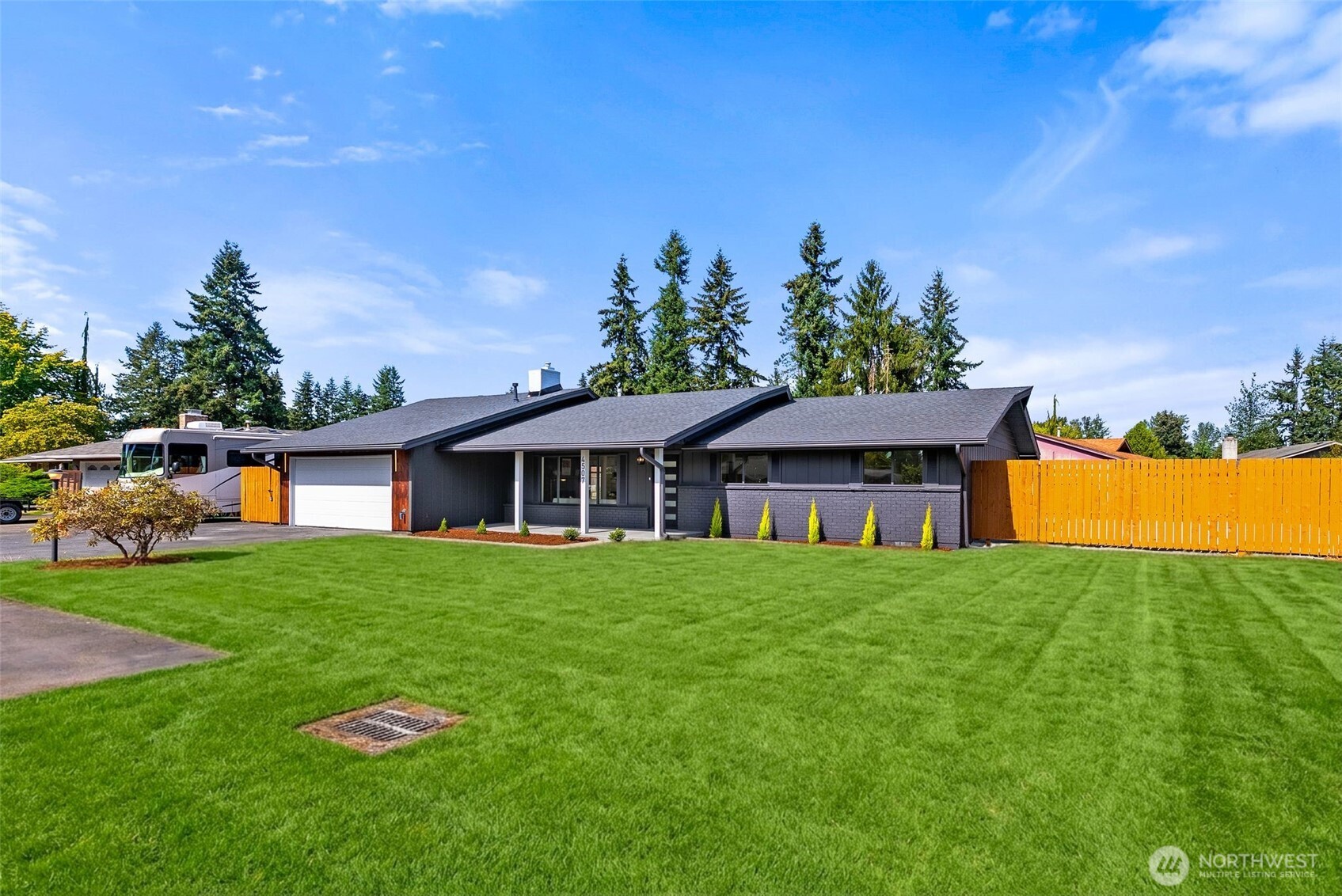 4507 130th Place Property Photo 4
