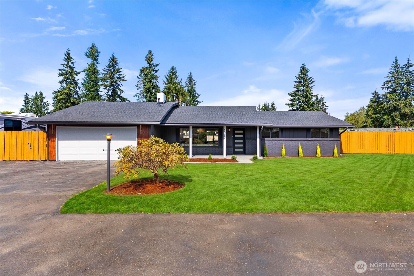4507 130th Place Property Photo 5