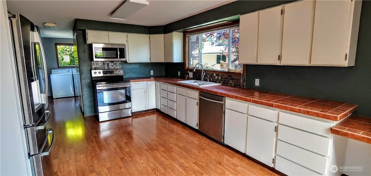 341 Mackenzie Drive Property Photo 2