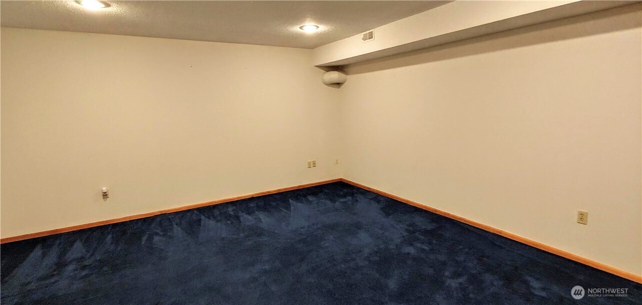 341 Mackenzie Drive Property Photo 24