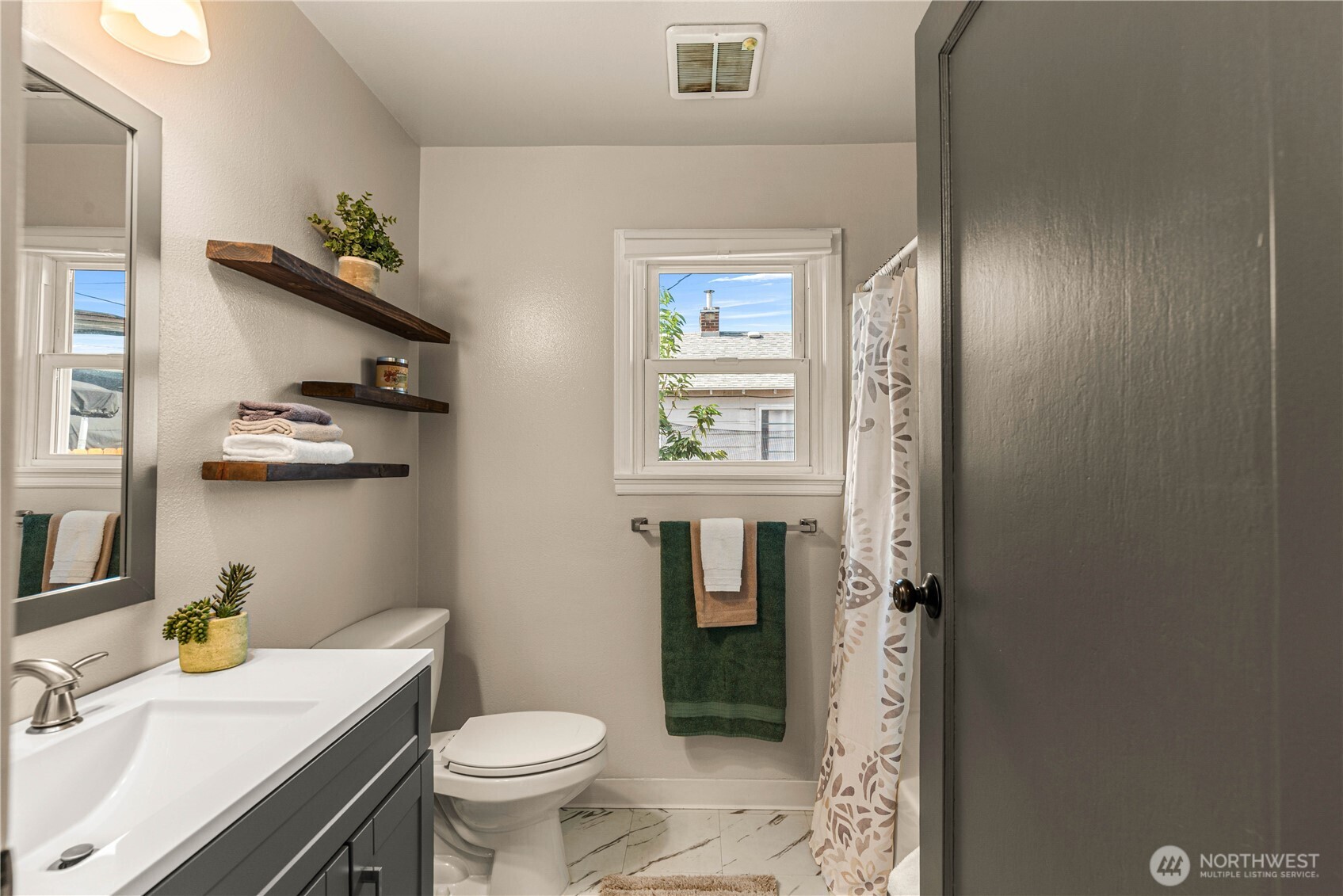 3 Island View Street Property Photo 13