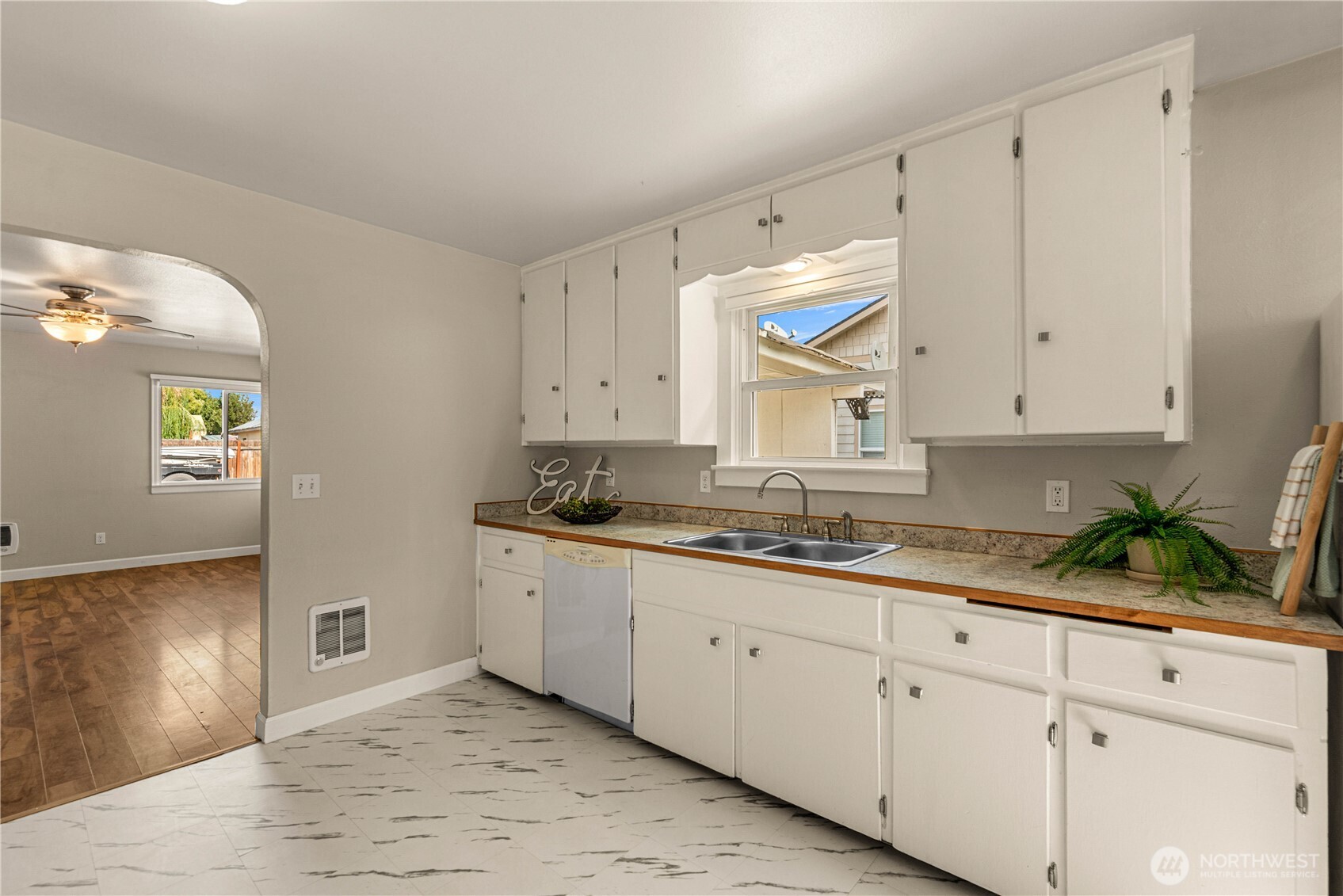 3 Island View Street Property Photo 18