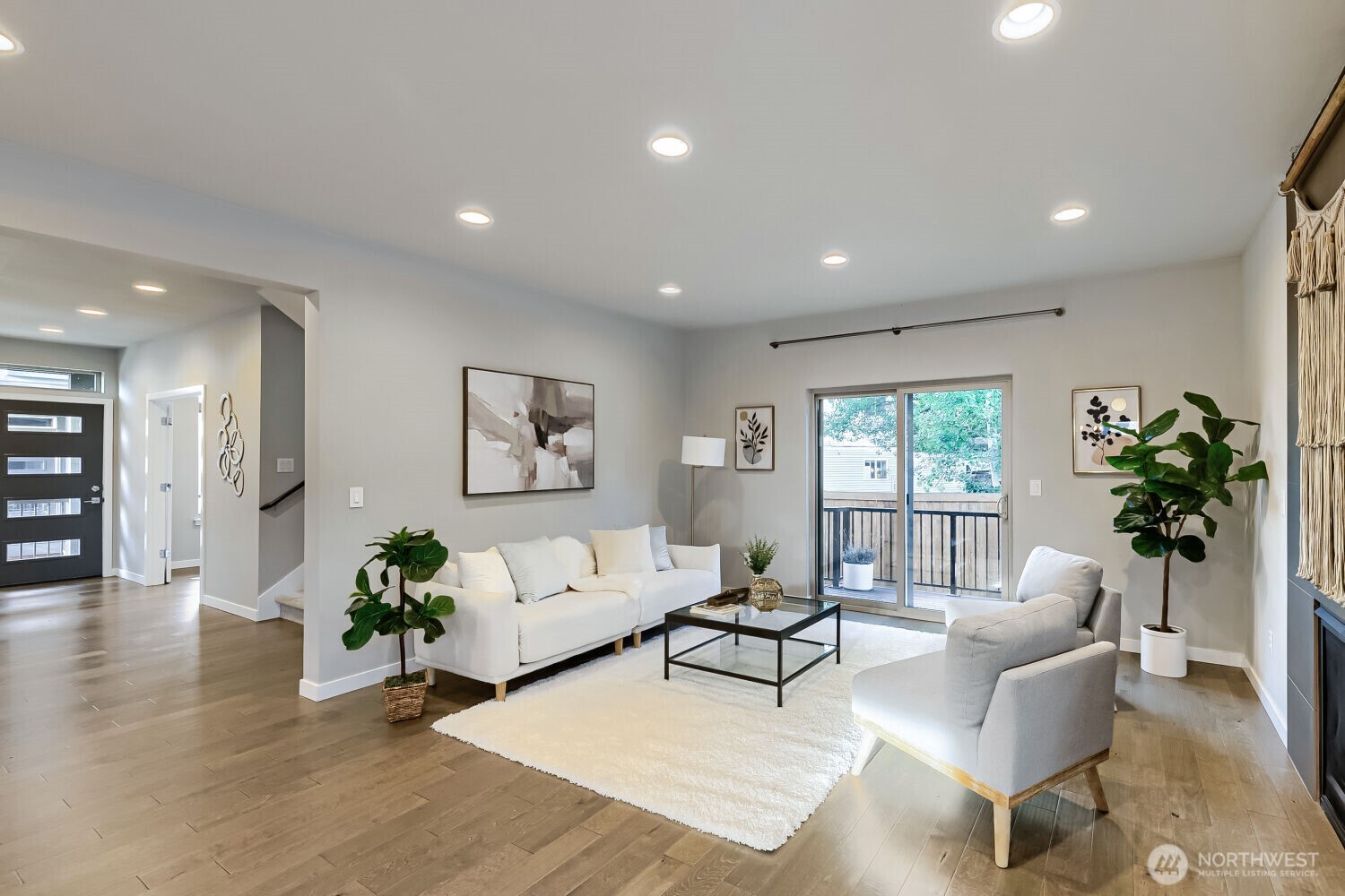 16310 1st Avenue Property Photo 4
