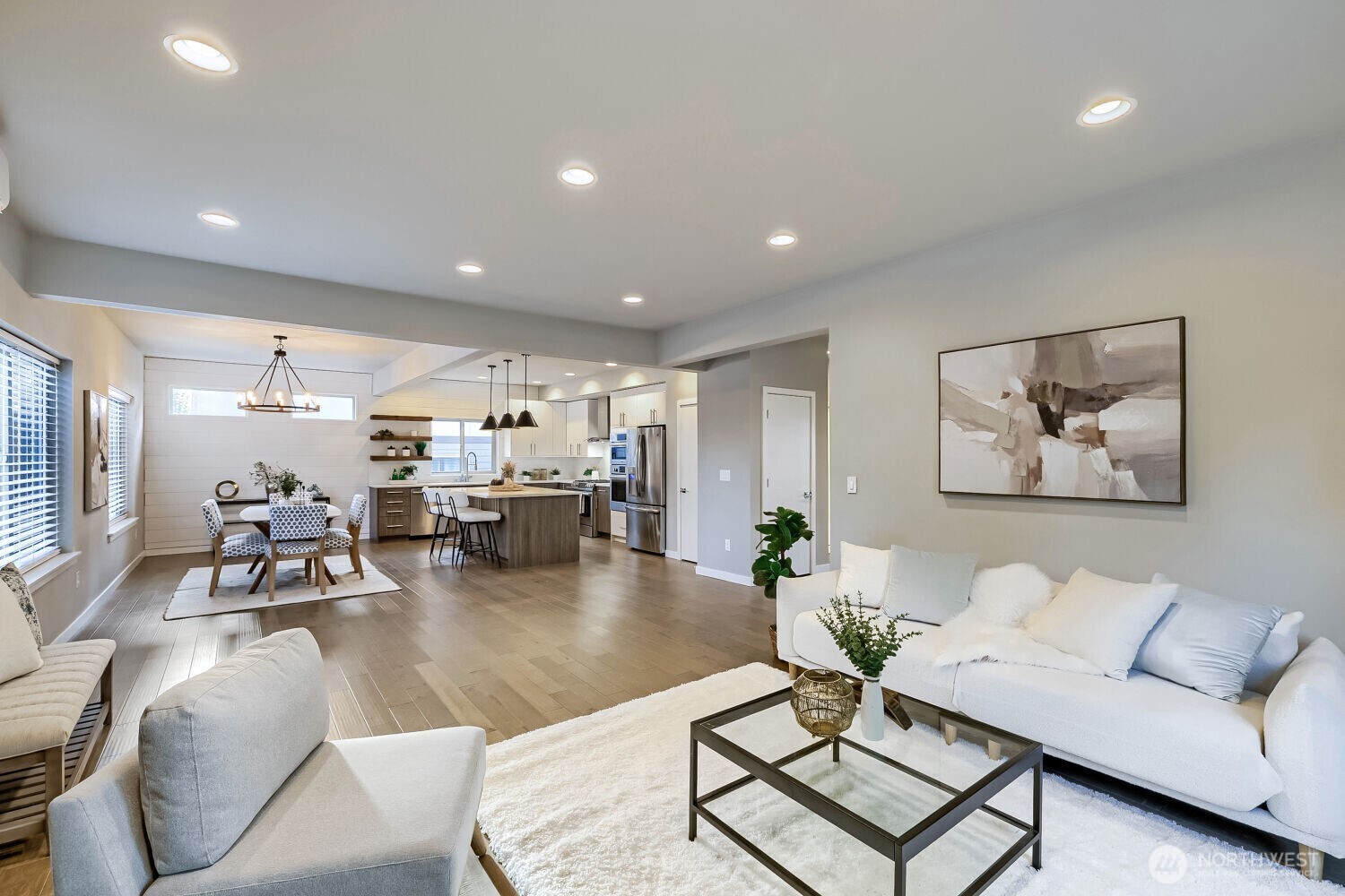 16310 1st Avenue Property Photo 5