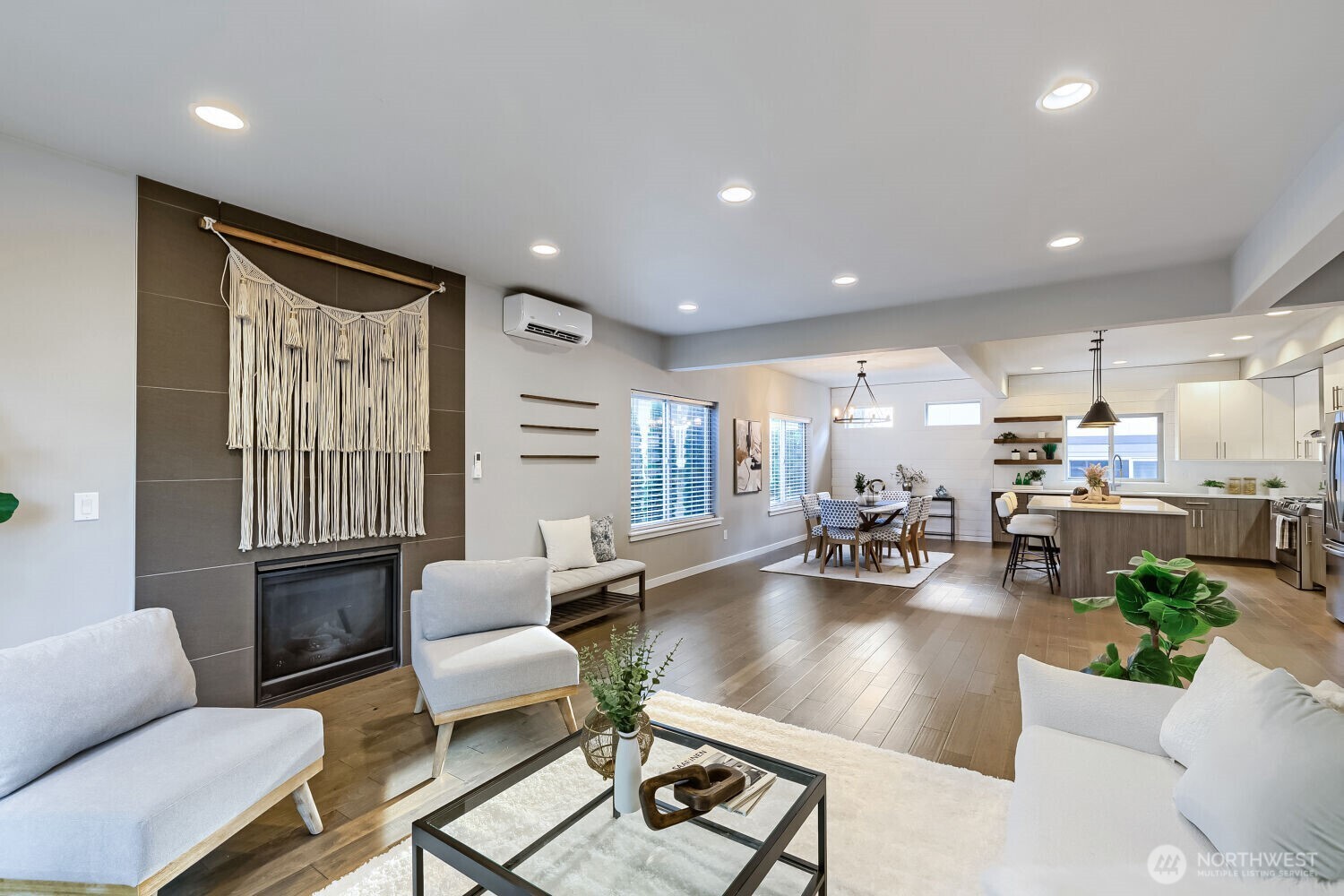 16310 1st Avenue Property Photo 6