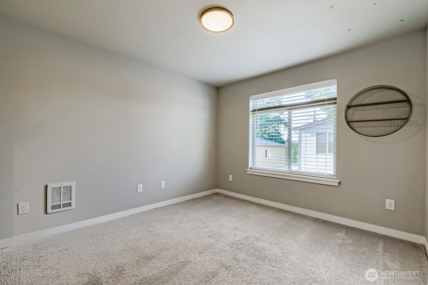 16310 1st Avenue Property Photo 27