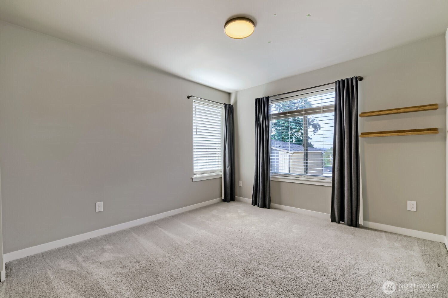 16310 1st Avenue Property Photo 30
