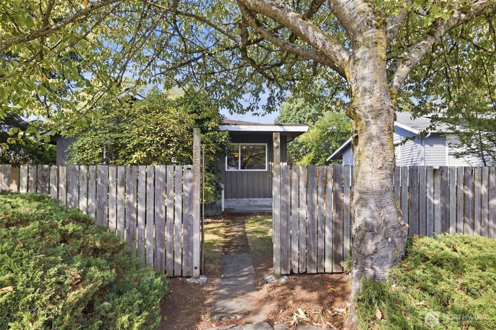9555 College Way Property Photo 2