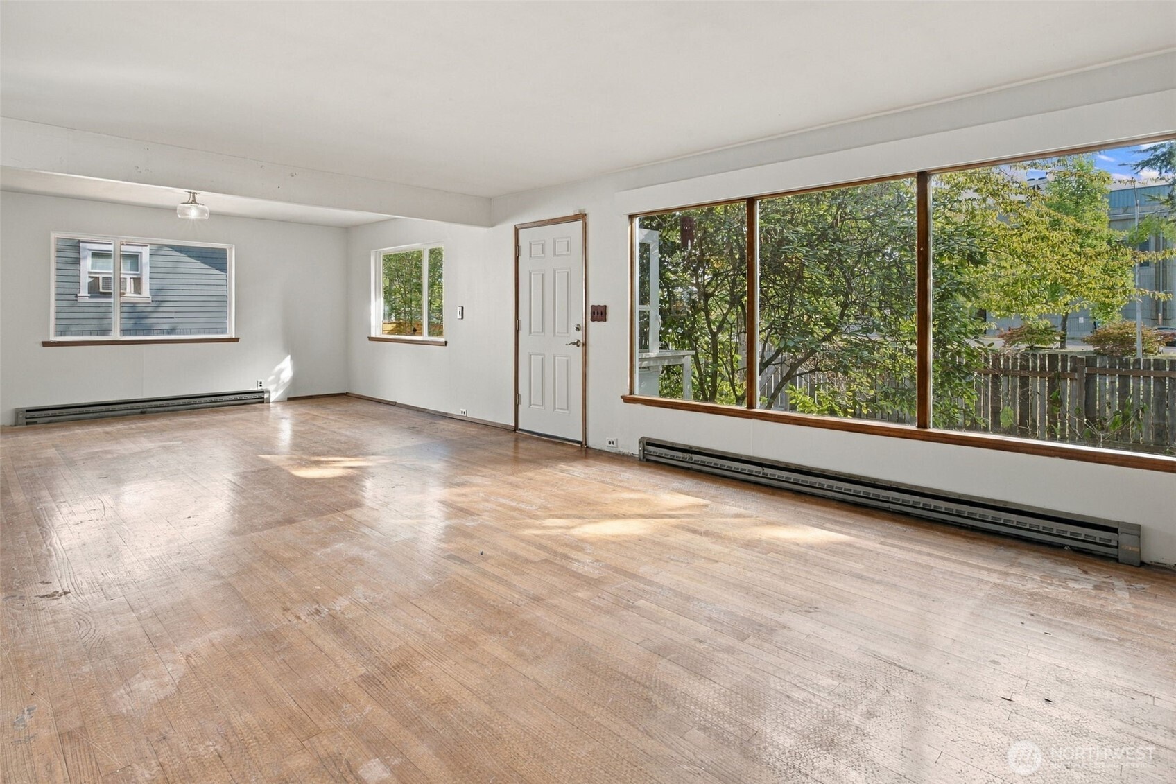 9555 College Way Property Photo 8