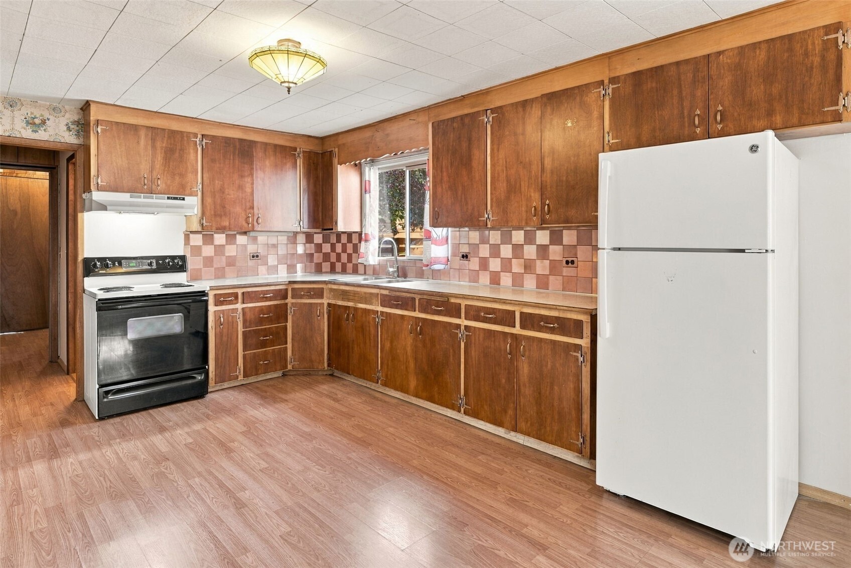 9555 College Way Property Photo 11