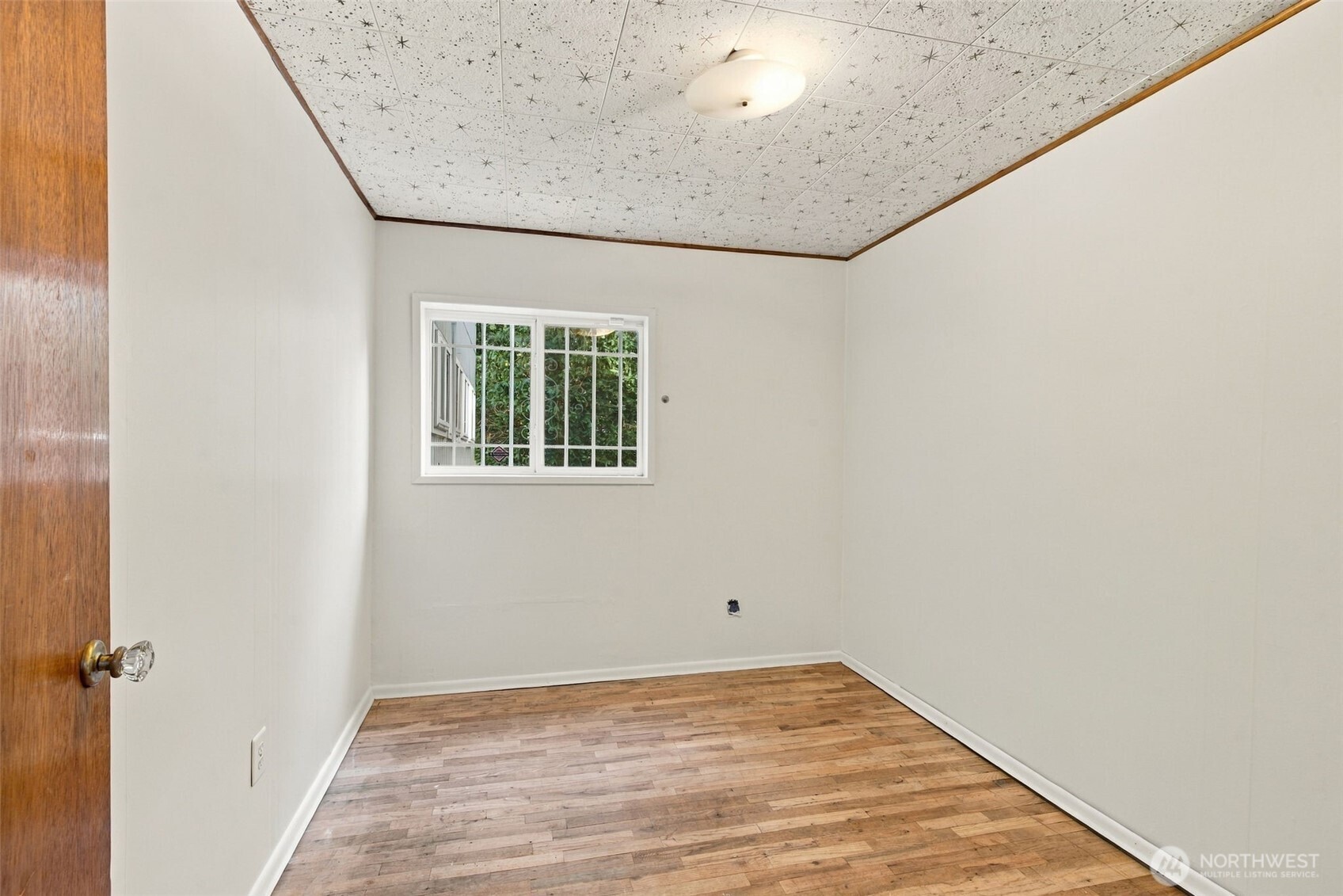 9555 College Way Property Photo 16