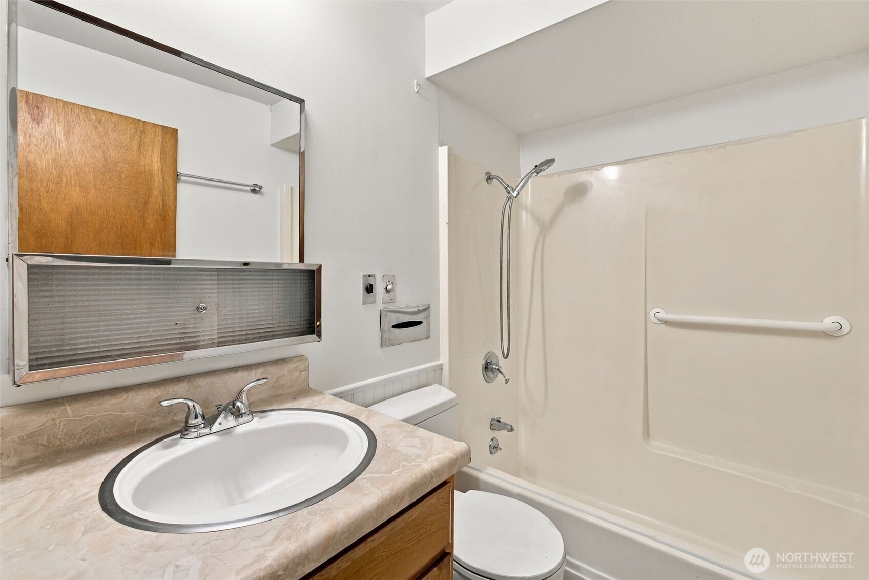9555 College Way Property Photo 24