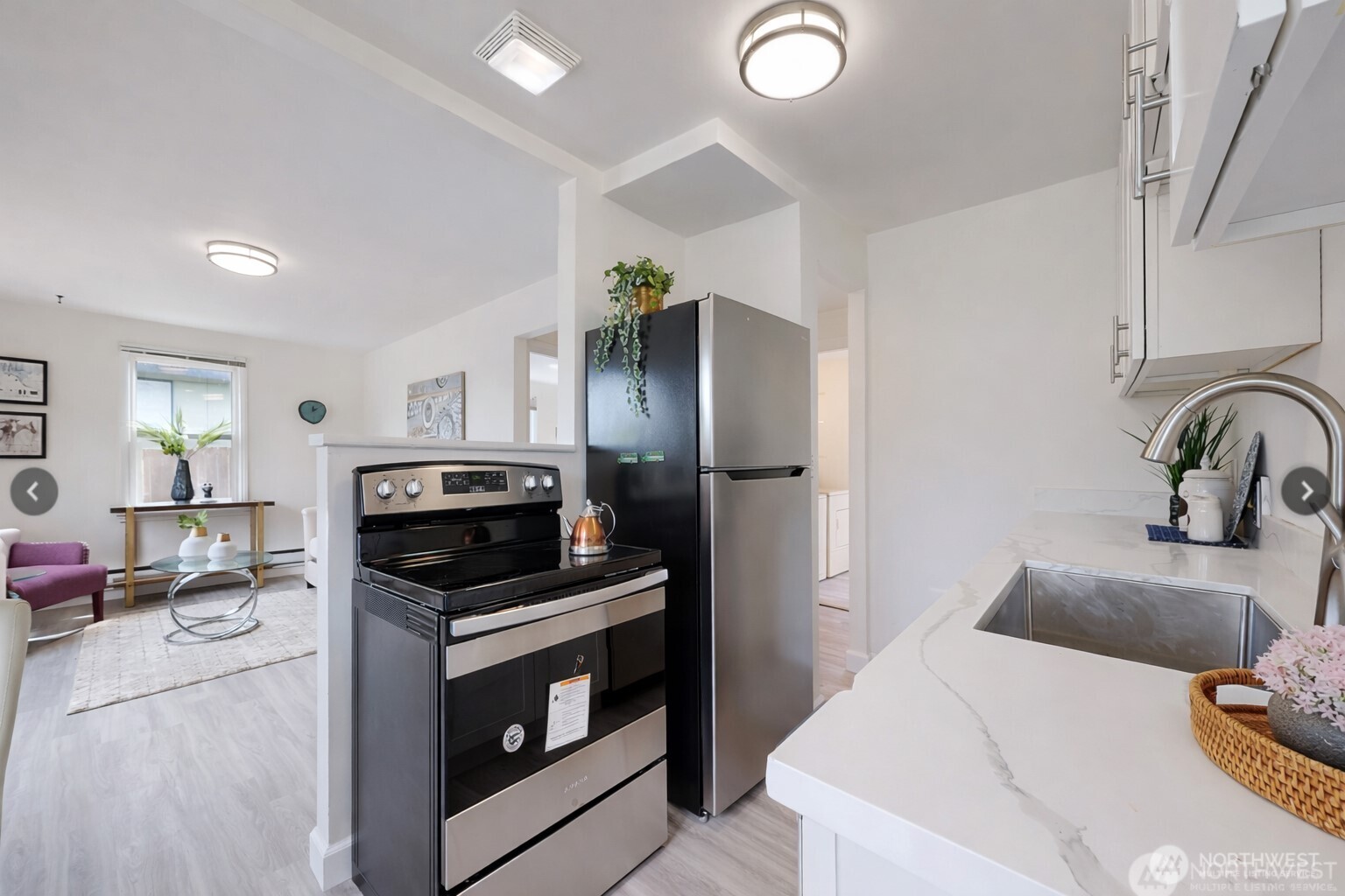 2517 2519 E Pike St Property Photo 6