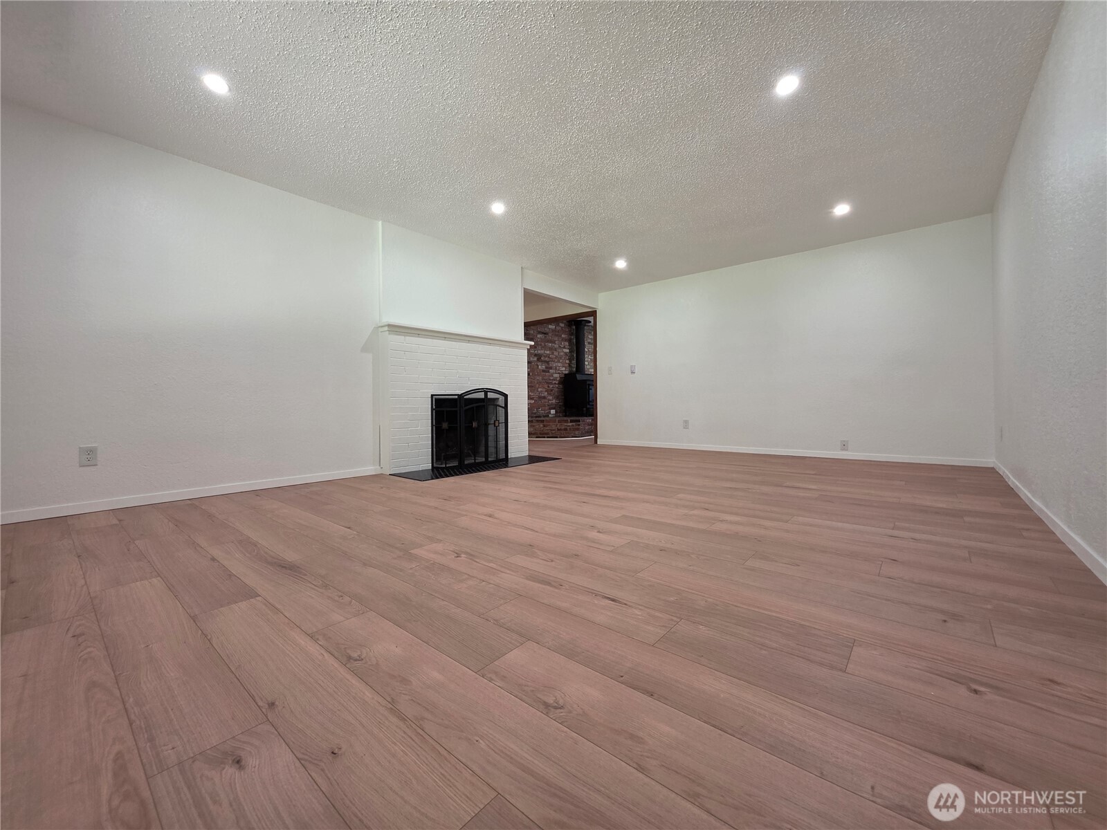 2407 106th Avenue Property Photo 3