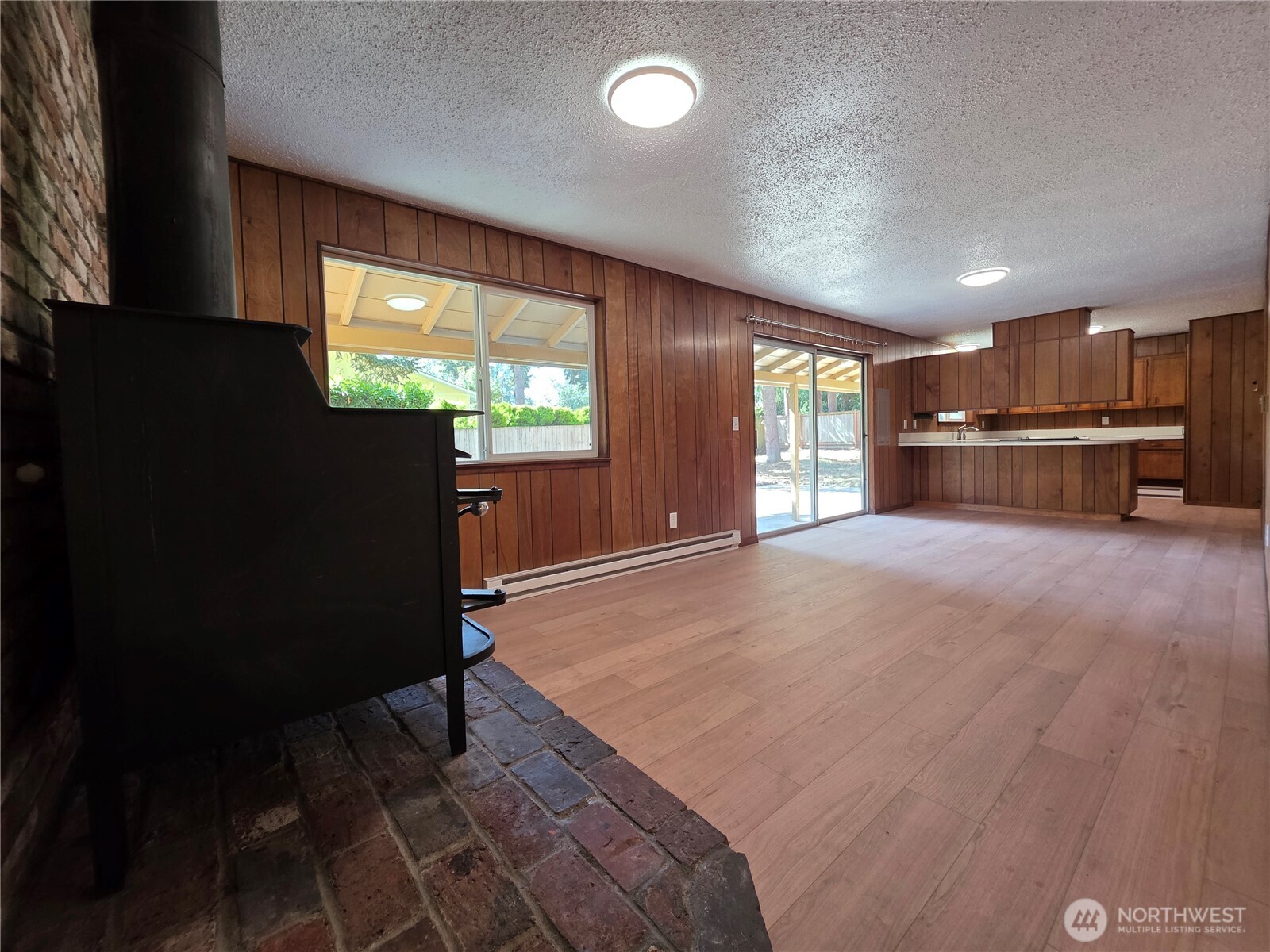 2407 106th Avenue Property Photo 6