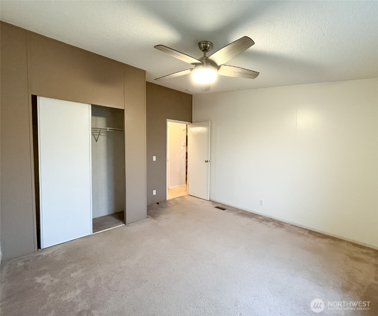1015 W Whitman Drive Property Photo 22