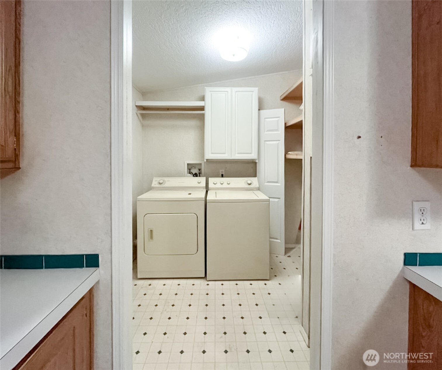 1015 W Whitman Drive Property Photo 25