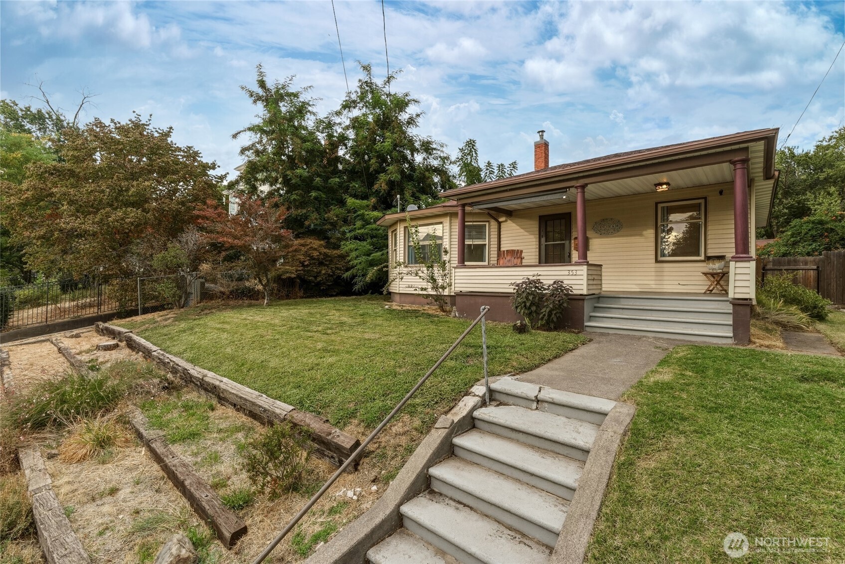 353 S 4th Avenue Property Photo 4