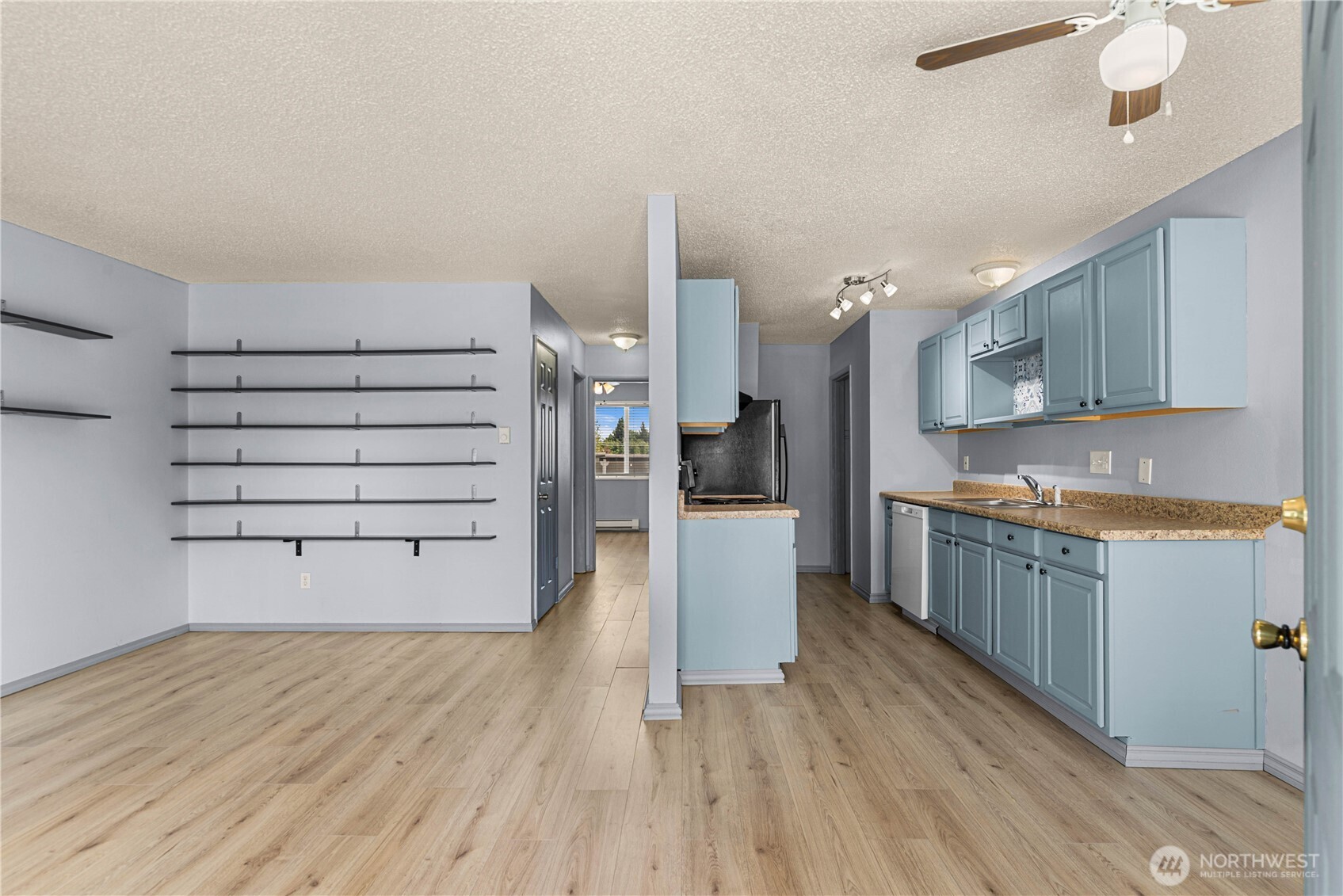 10 S Cove Avenue 29 Property Photo 3