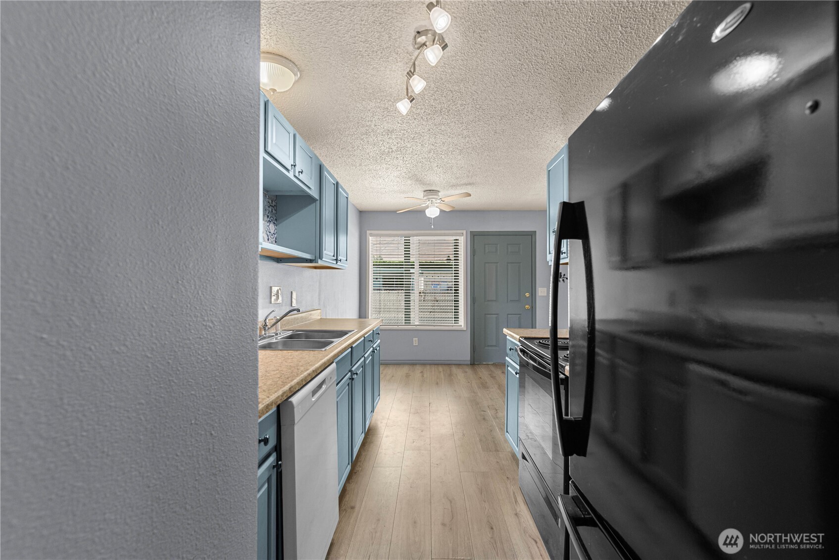 10 S Cove Avenue 29 Property Photo 7