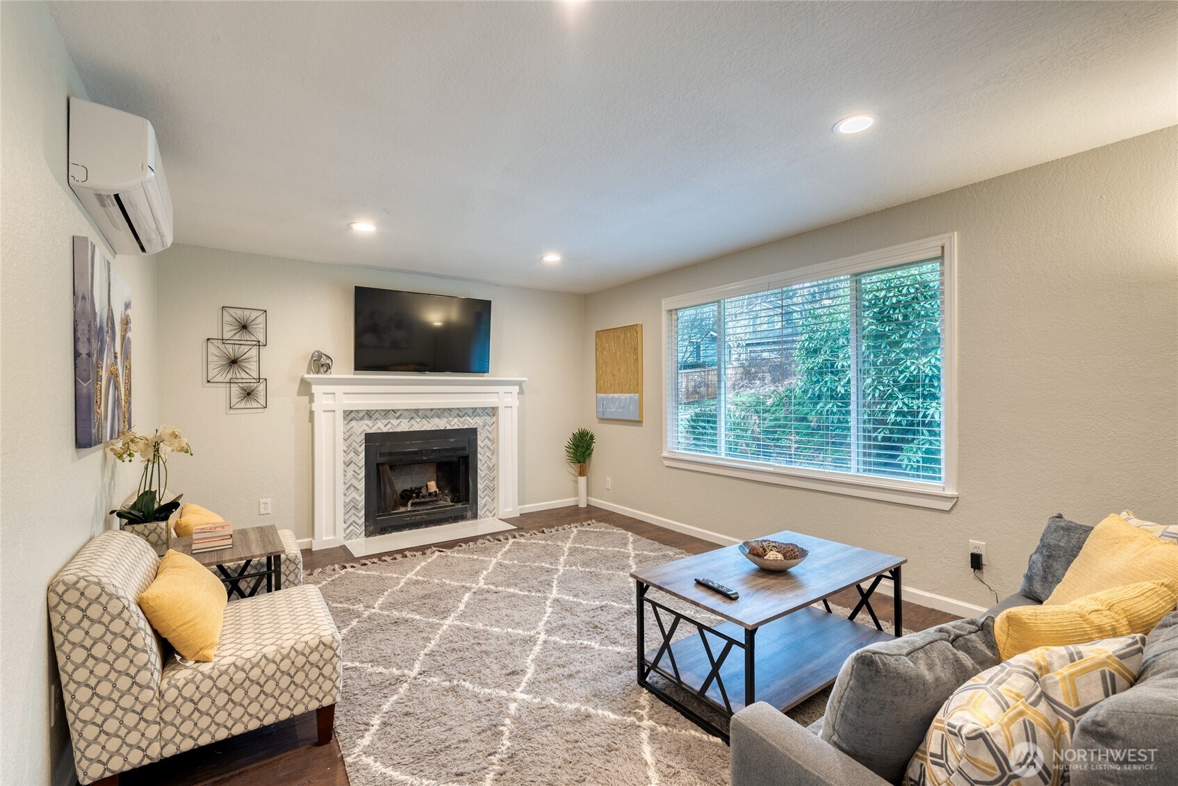 14213 Admiralty Way Property Photo 5