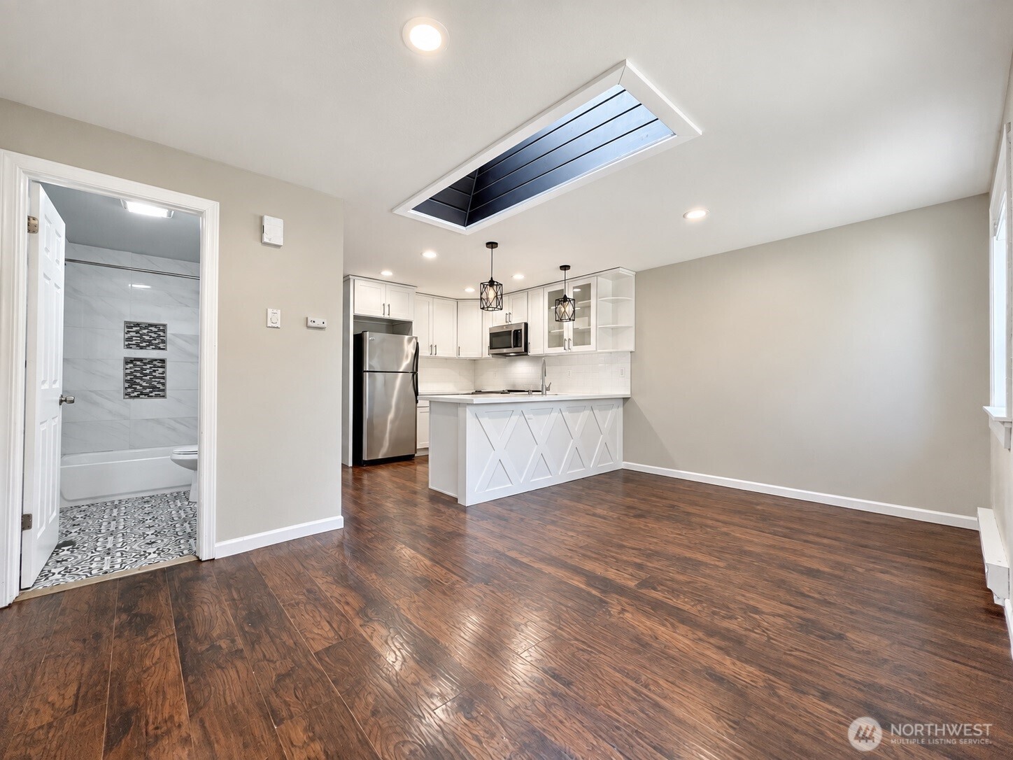 14213 Admiralty Way Property Photo 22