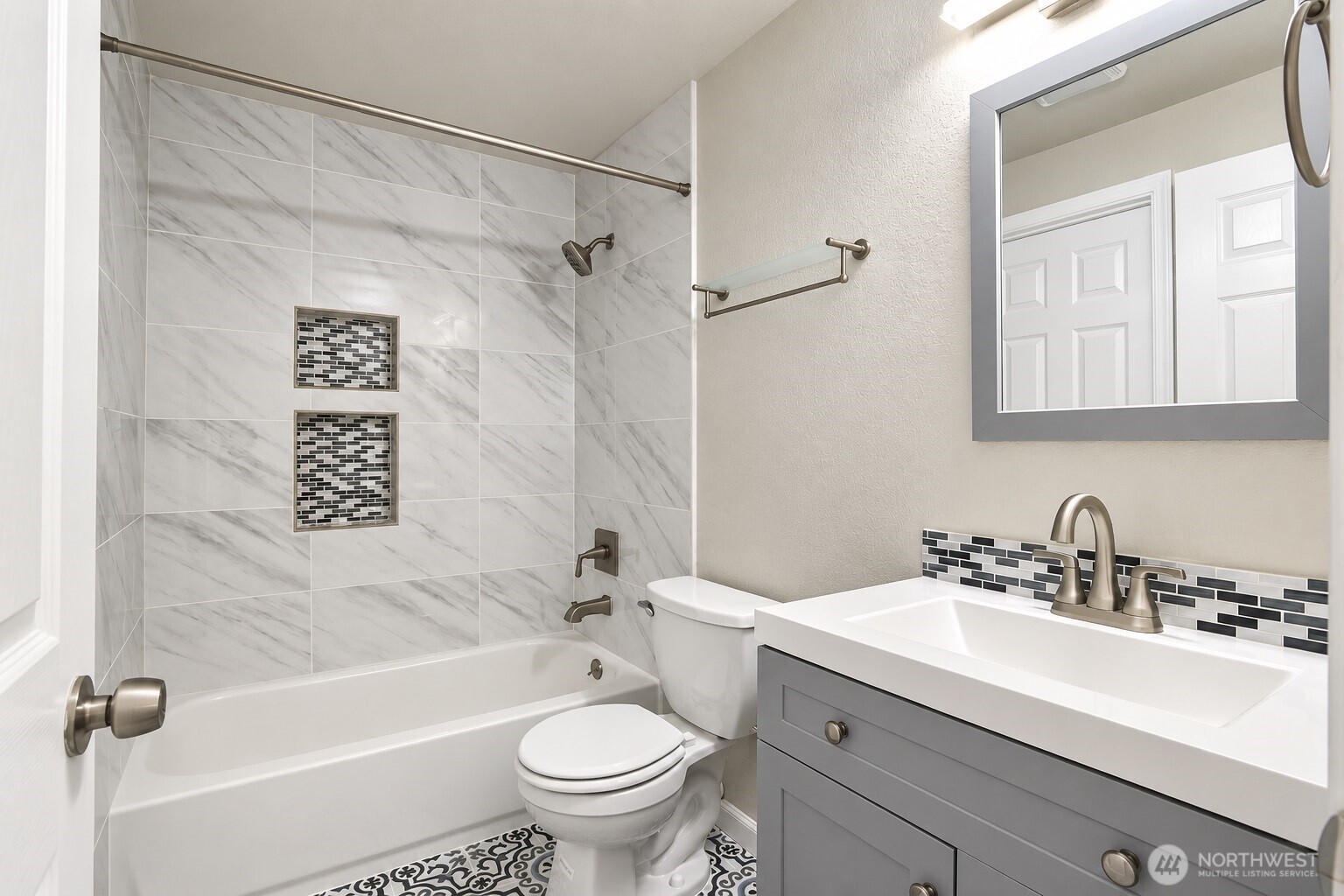 14213 Admiralty Way Property Photo 27
