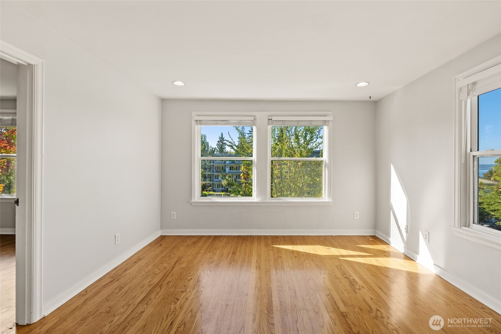 421 N Yakima Avenue 4 Property Photo 3