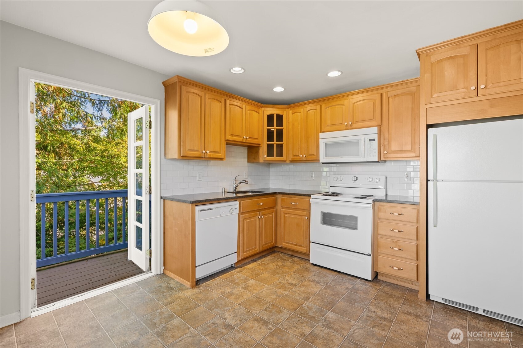 421 N Yakima Avenue 4 Property Photo 7