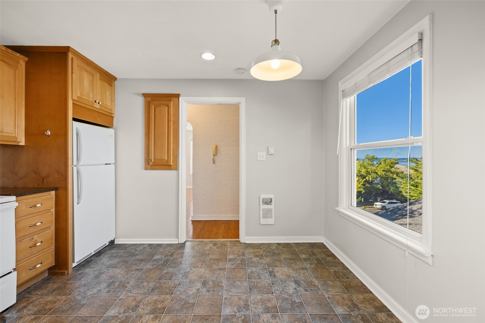 421 N Yakima Avenue 4 Property Photo 8