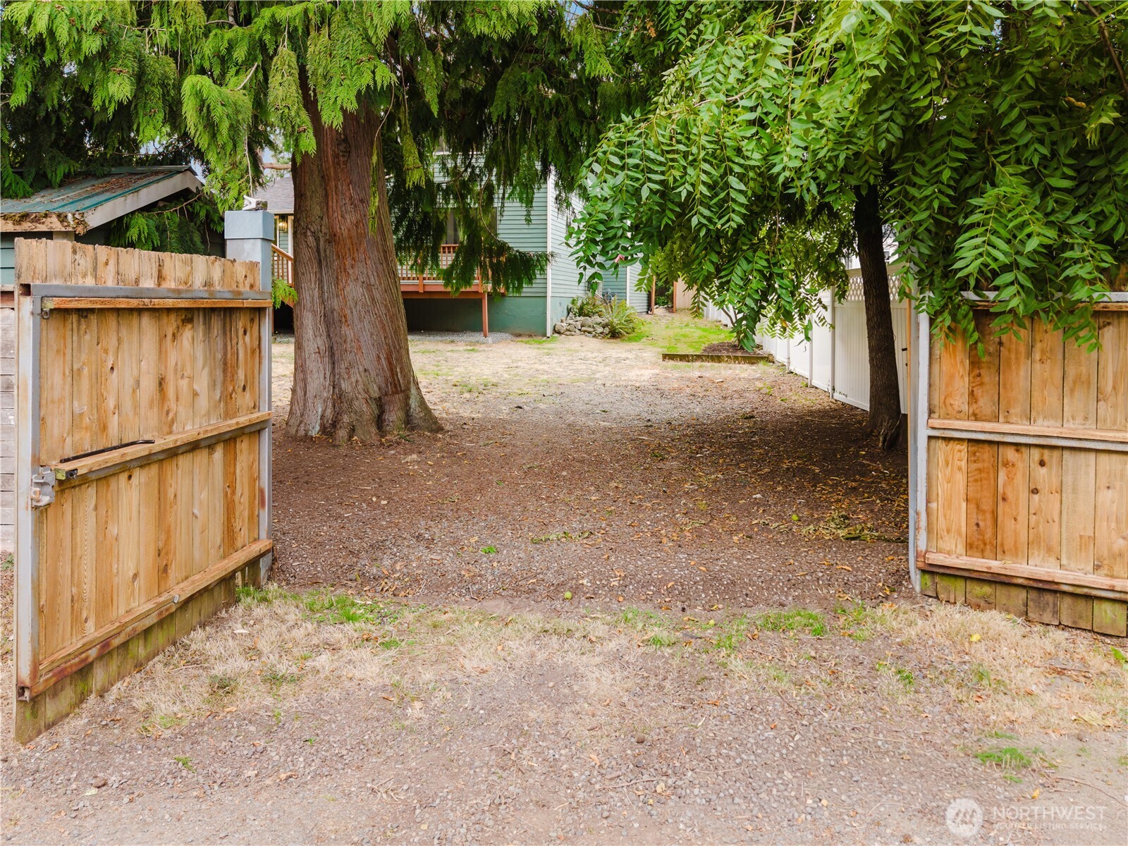 10050 13th Avenue Property Photo 5