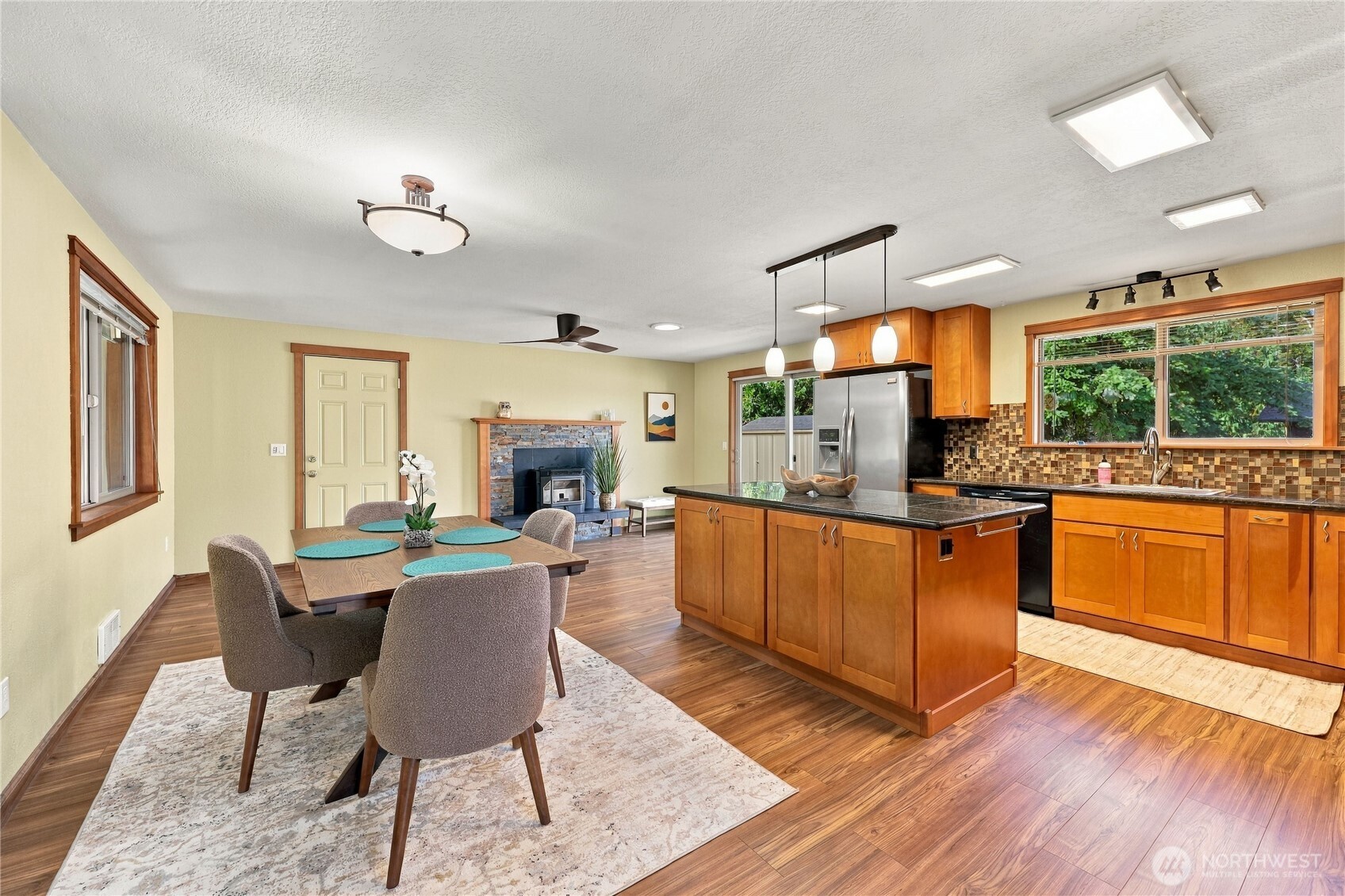 4495 Lopez Avenue Property Photo 8