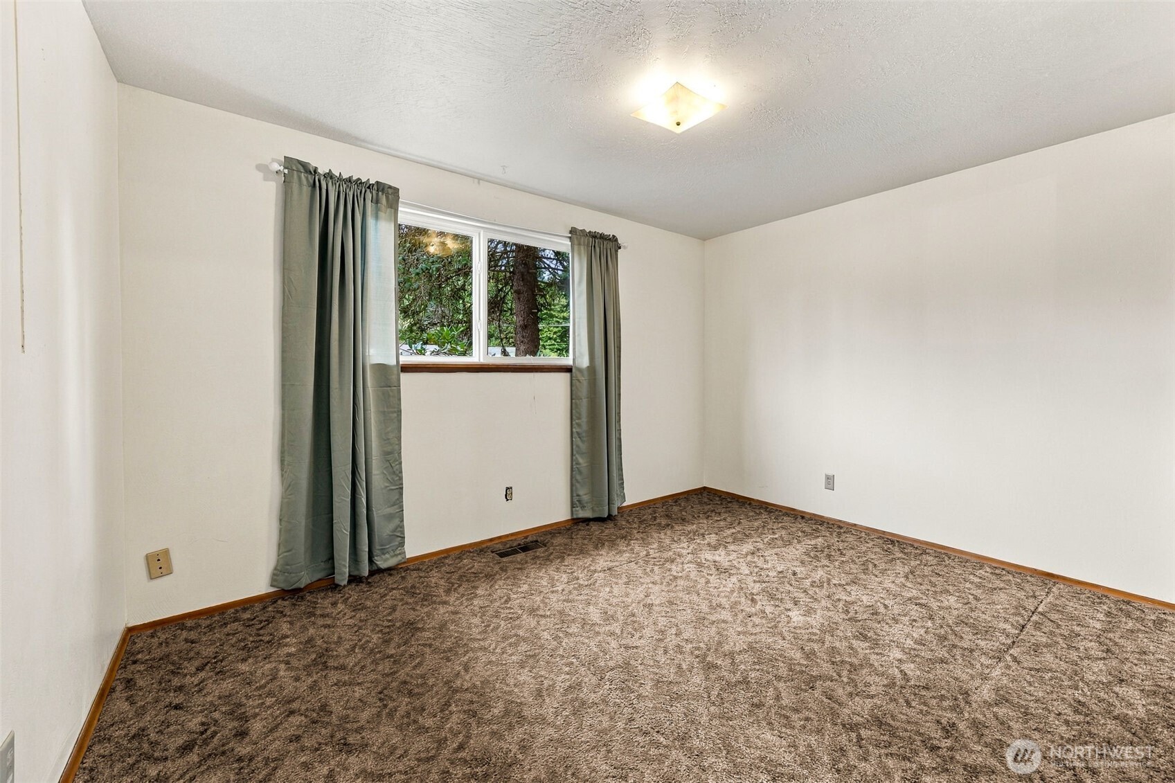 5017 19th Avenue Property Photo 10