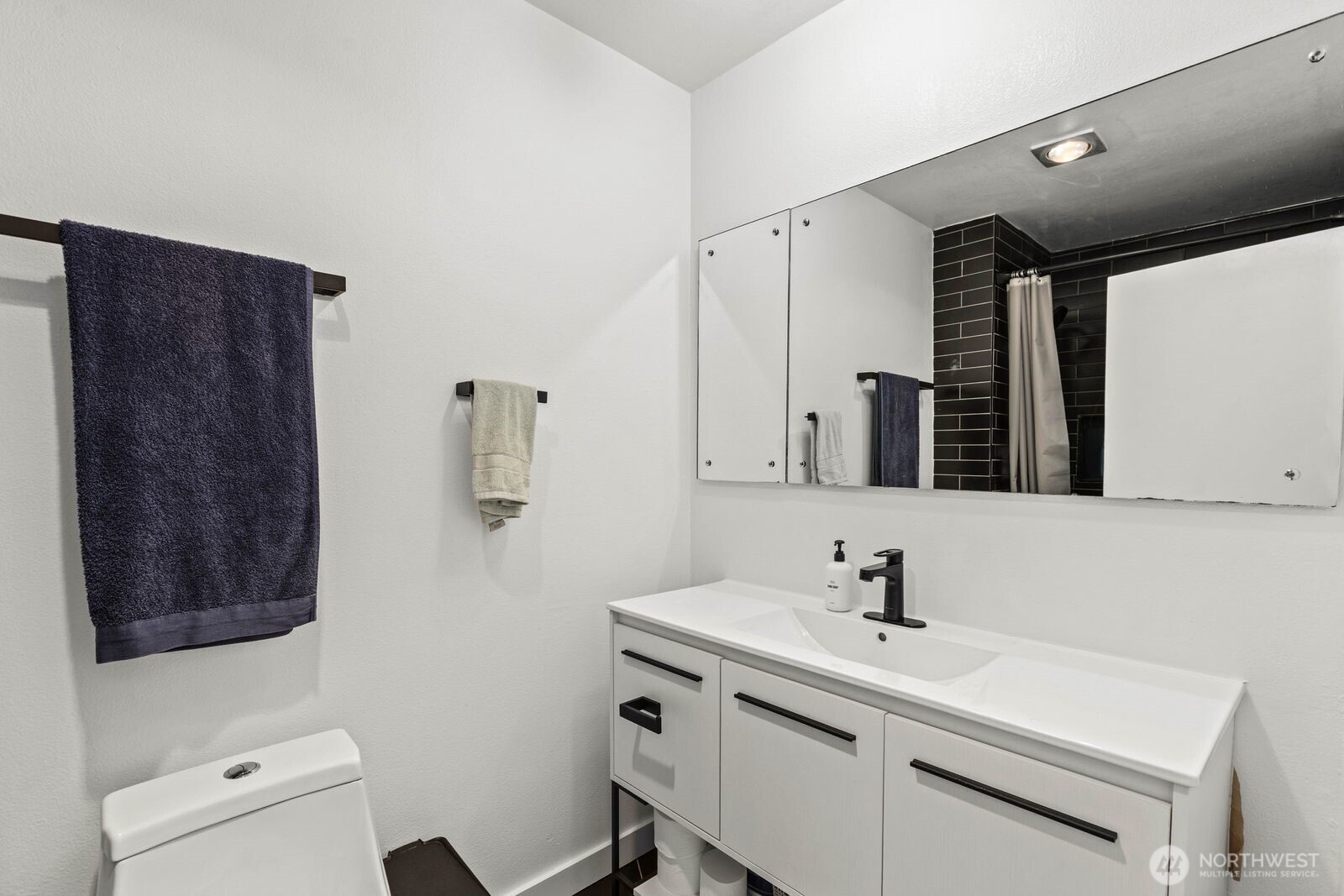 312 1st Avenue 3 Property Photo 12