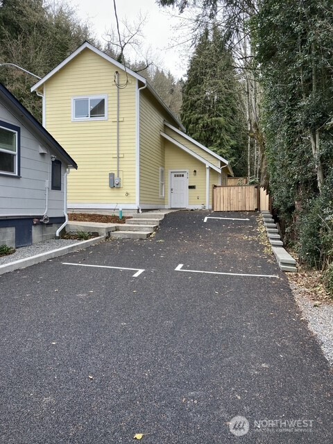 618 E Myrtle Street Property Photo 2
