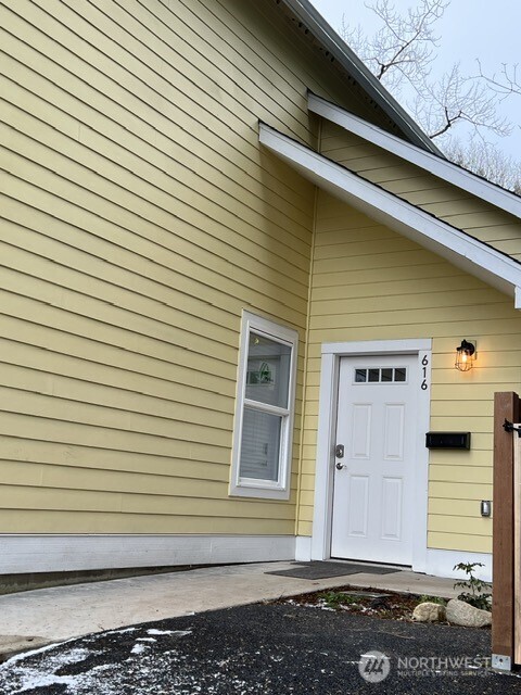 618 E Myrtle Street Property Photo 3